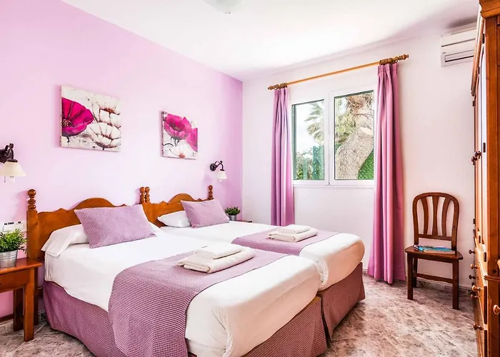 Karoline Villa Cala en Forcat