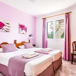 Karoline Villa Cala en Forcat